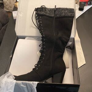 NEW IN BOX TORRID SIZE 10 SWEATER TRIMMED TALL LACE UP HEEL BOOTS